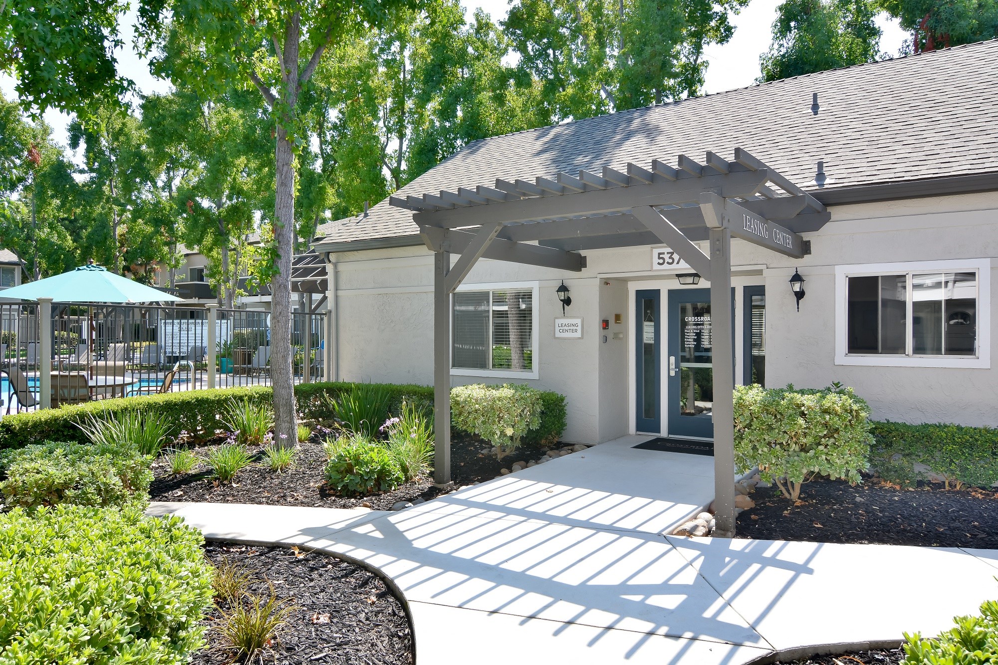 crossroads-apartments-in-concord-ca